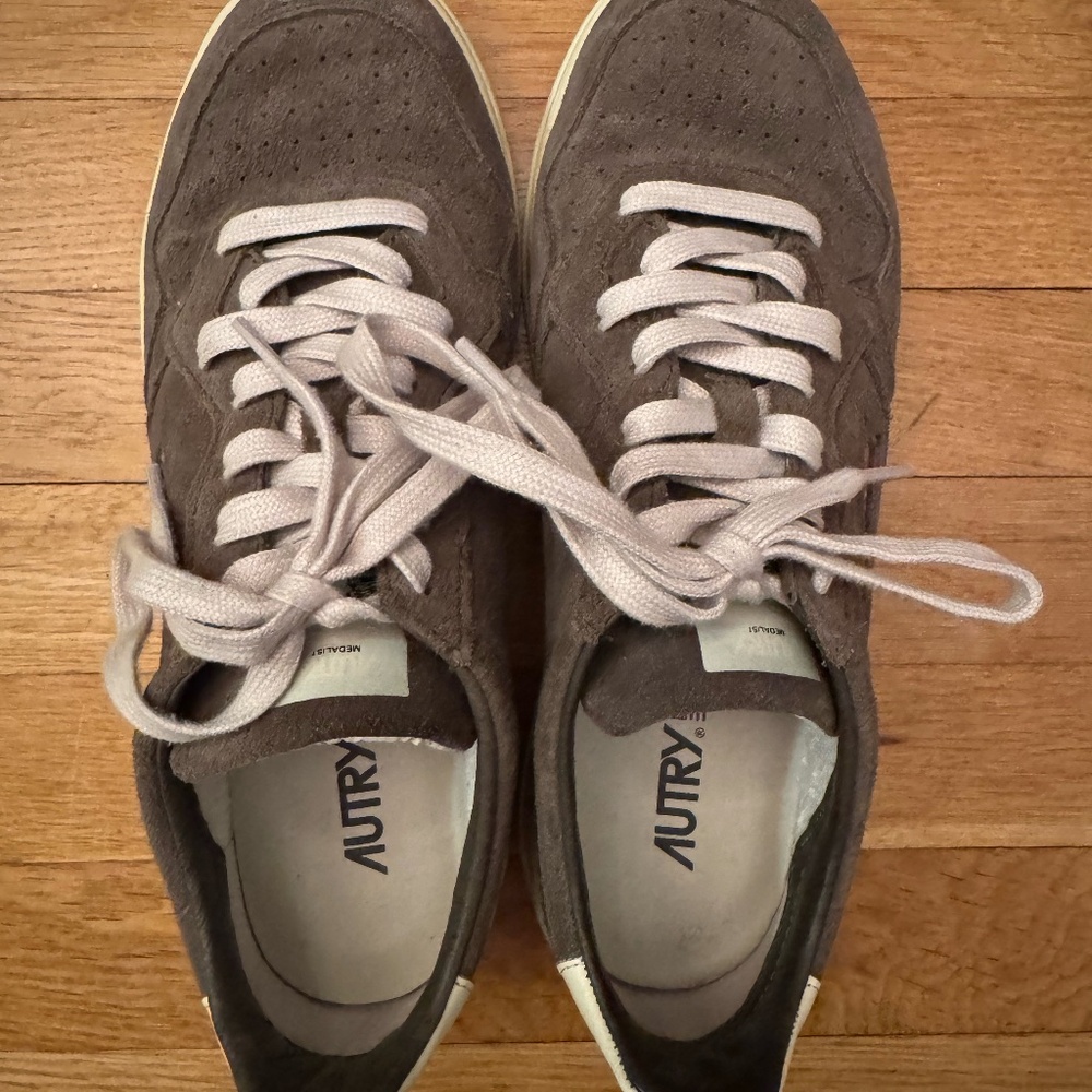 Autry Medalist Low Sneakers in Suede (Charcoal) - Men's 41 - Great Condition